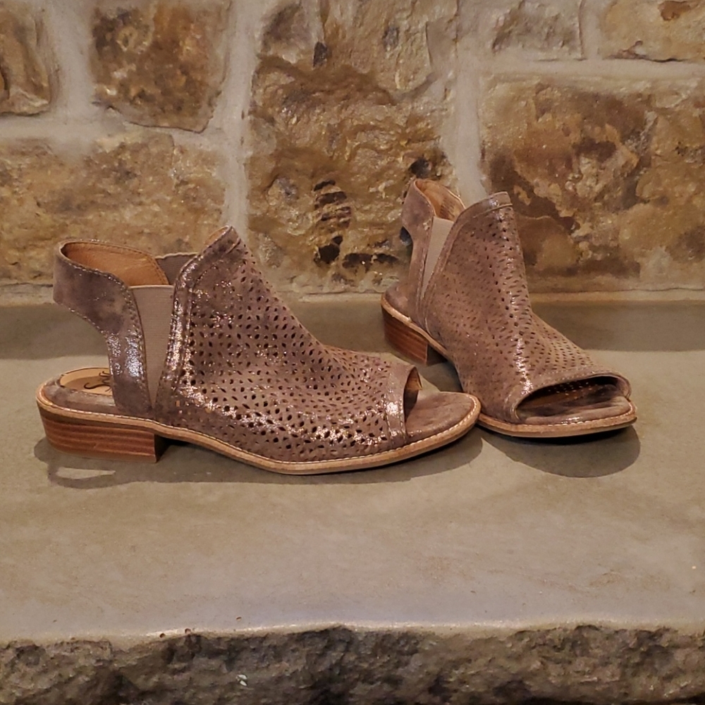 Sofft open toe/heeled ankle booties